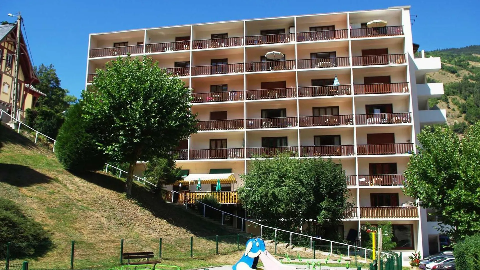 Studio 2 Pers Avec Balcon Est Spacieux, Centre Station Proche Thermes Et Telecabine, Parking Inclus - Fr-1-512-151 Brides-les-Bains Apartment