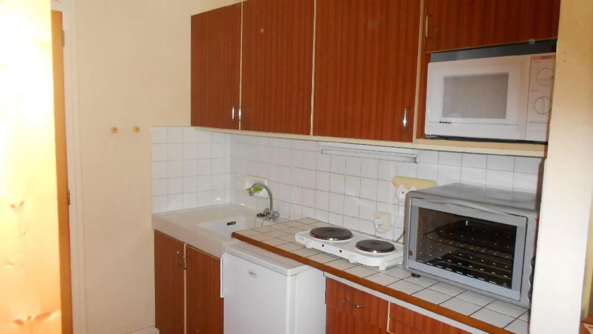 Studio 2 Pers Avec Balcon Est Spacieux, Centre Station Proche Thermes Et Telecabine, Parking Inclus - Fr-1-512-151 Brides-les-Bains 0*,  France